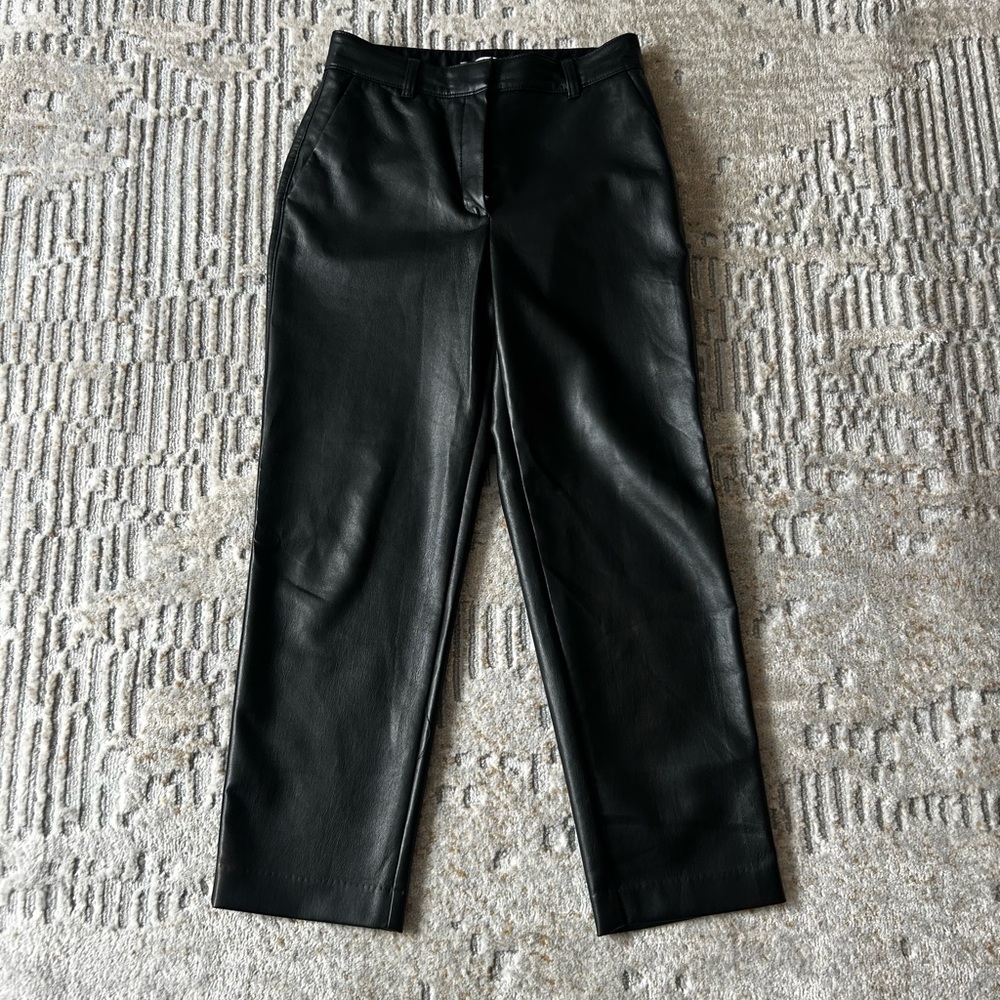 Babaton Black Japanese Faux leather size 6 - short/petite